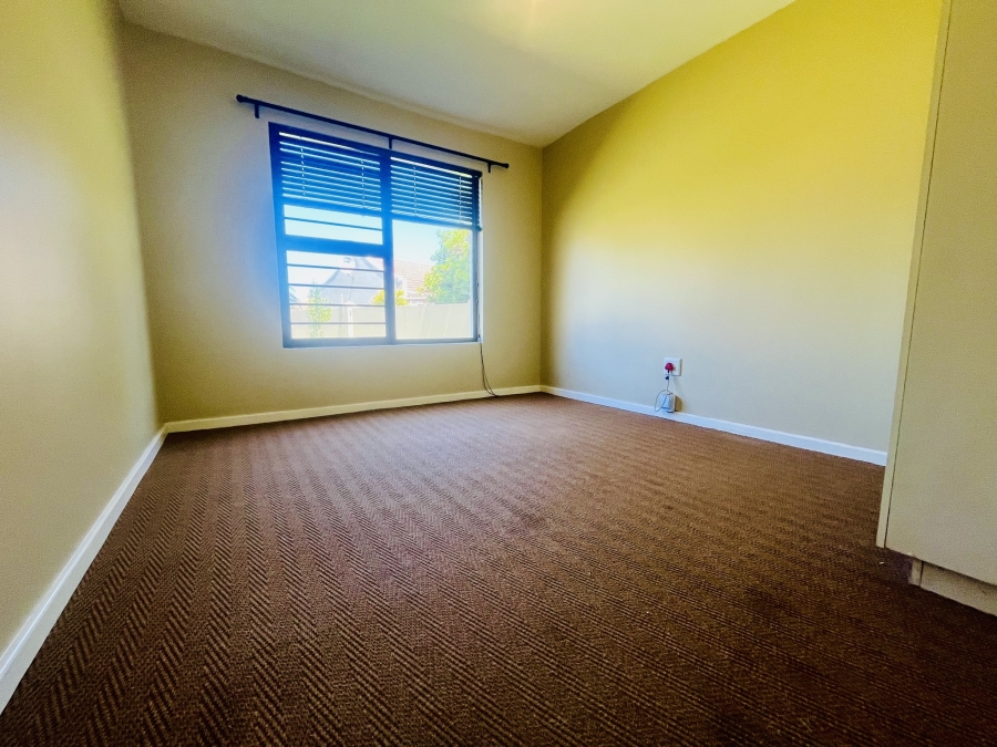 2 Bedroom Property for Sale in Sandbaai Western Cape